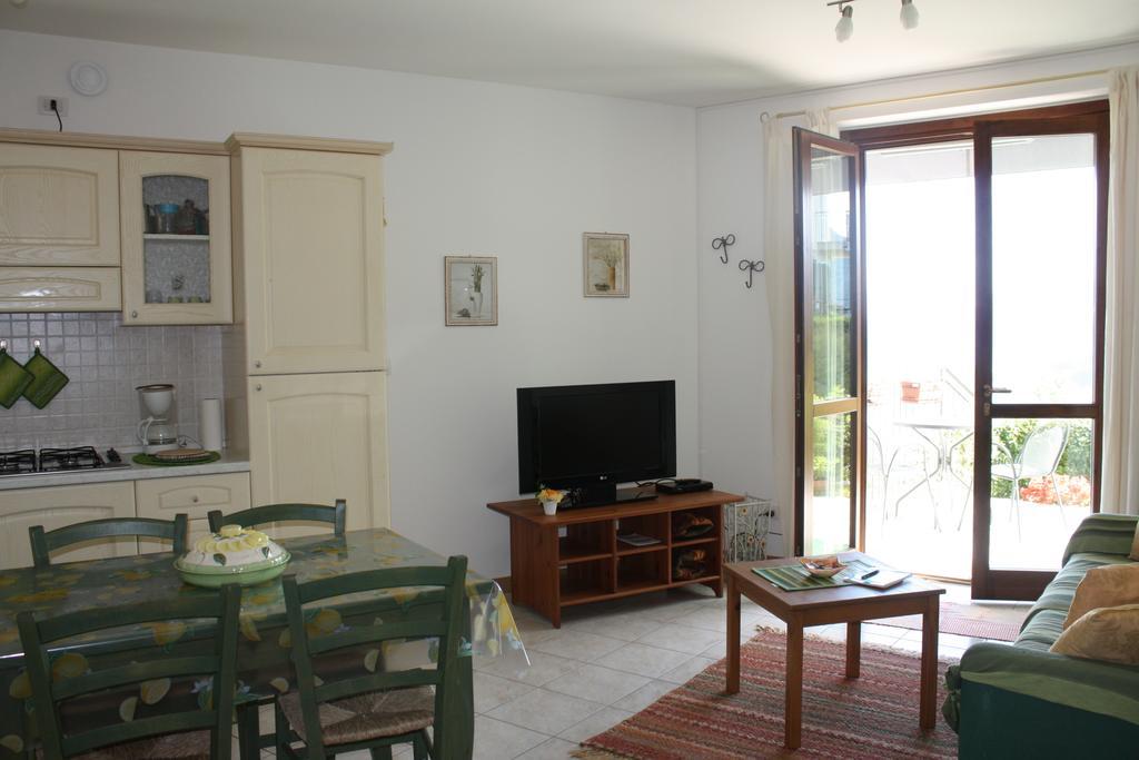 Appartamento Le Eriche Plesio Rum bild